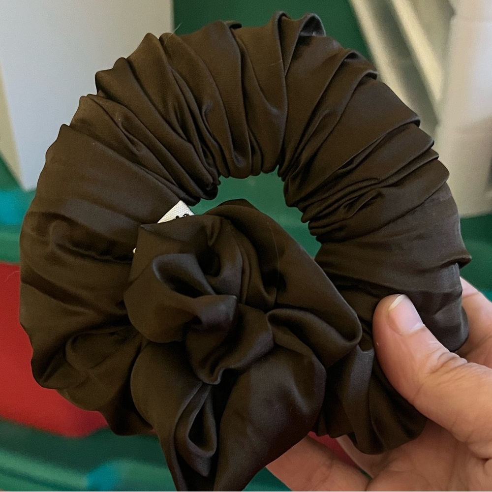 Espresso sleepy tie small.